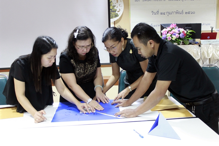 ภาพลูกน้องที่เริ่มปฏิบัติงานหลังจากที่หัวหน้ามอบหมายงานและสอนงานแล้ว (workshop ช่วงเช้า)