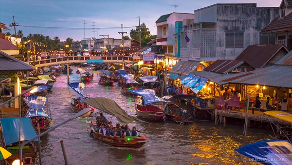 ภาพตลาดน้ำอัมพวา ที่มา : http://favforward.com/lifestyle/30972.html ภาพตลาดน้ำอัมพวา ที่มา : http://favforward.com/lifestyle/30972.html