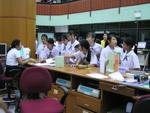 ภาพ 2 พ.ย. 2549 นำชมสำนักหอสมุดกลาง แก่คณะอาจารย์และนักเรียนโรงเรียนสาธิต ม.รามคำแหง