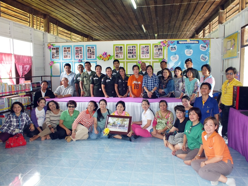 03 - 06 ก.ย. 2554 สำนักหอสมุดกลางจัดทำห้องสมุดโรงเรียนตำรวจตระเวนชายแดน เชิญพิศลยบุตร ต.ทับช้าง อ.นาทวี จ.สงขลา