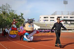 ขบวนพาเหรดของสำนักหอสมุดกลาง จัดขึ้นด้วยแนวคิด "ปัญญา คือ อาวุธแห่งวีรบุรุษ ห้องสมุด คือ คลังสรรพวุธแห่งปัญญา"