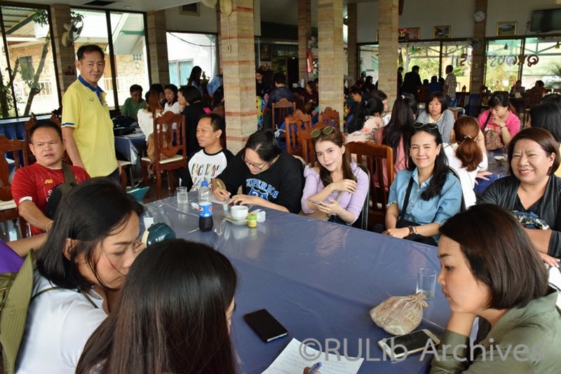 ภาพบุคลากรระดมความคิดเพื่อกำหนดโครงการใหม่ๆ ของงานประจำปี 2563