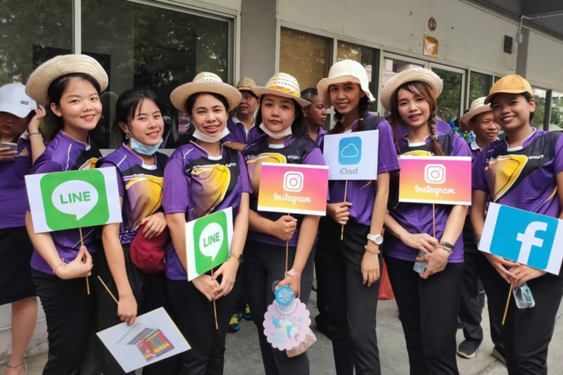 ภาพบุคลากร สก. ร่วมขบวนพาเหรดและร่วมเล่นกีฬามหาสนุกหลังพิธีเปิดฯ