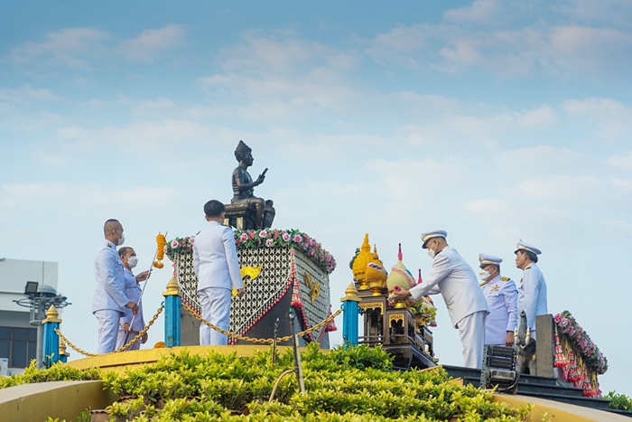 ภาพสำนักหอสมุดกลางร่วมงานเทิดพระเกียรติพ่อขุนรามคำแหงมหาราช เนื่องใน "วันพ่อขุนรามคำแหงมหาราช"
