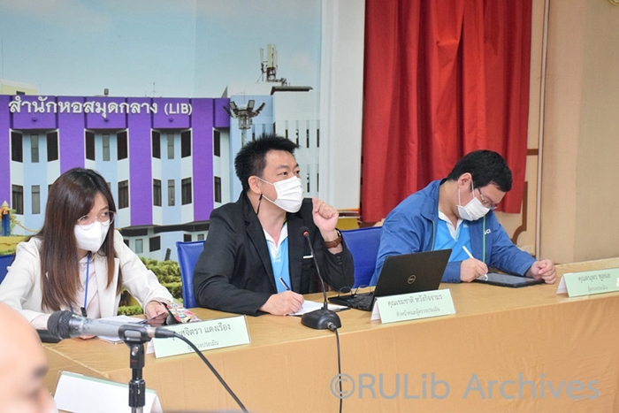 ภาพกลุ่มผู้ตรวจประเมิน นางสาวสิจิตรา แดงเรือง ผู้ตรวจประเมิน (ซ้าย) นายเขมชาติ หวังกิจจามร หัวหน้าผู้ตรวจประเมิน (กลาง) นายดนุพร พูนผล ผู้ตรวจประเมิน (ขวา) ภาพกลุ่มผู้ตรวจประเมิน นางสาวสิจิตรา แดงเรือง ผู้ตรวจประเมิน (ซ้าย) นายเขมชาติ หวังกิจจามร หัวหน้าผู้ตรวจประเมิน (กลาง) นายดนุพร พูนผล ผู้ตรวจประเมิน (ขวา)