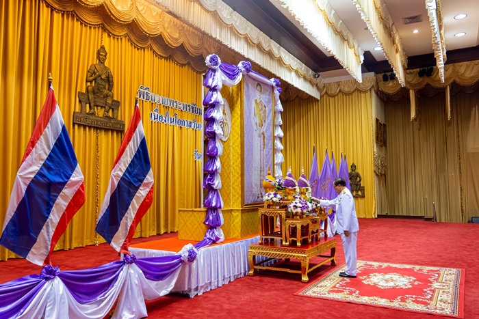 2 มิ.ย. 2566 บุคลากรสำนักหอสมุดกลางร่วมงานวันเฉลิมพระชนมพรรษาสมเด็จพระนางเจ้าสุทิดาพัชรสุธาพิมลลักษณ พระบรมราชินี