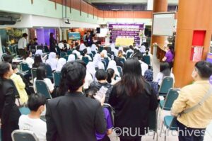 กิจกรรมตอบคำถามชิงรางวัล RU Library Game : ร่วมลุ้นรางวัลสุดว้าว ณ เวทีกิจกรรม โดยผ่านโปรแกรม Kahoot