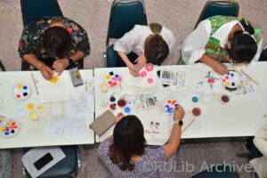 กิจกรรม "ศิลปะบำบัดใจ : Bag Painting Workshop" วิทยากรโดย คุณธีระวัฒน์ นิลละออ บรรณารักษ์ปฏิบัติการ