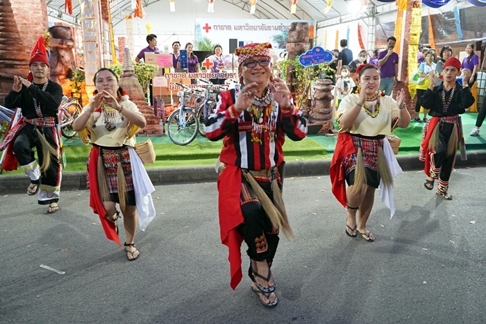 ภาพชุดการแสดง Kammulan Dance จากมินดาเนา (Mindanao) ประเทศฟิลิปปินส์ แสดงโดยคณาจารย์จากสถาบันภาษา