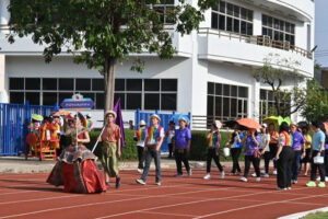 ภาพขบวนพาเหรดสำนักหอสมุดกลาง ร่วมพิธีเปิดการแข่งขันกีฬาบุคลากรภายใน "สุพรรณิการ์เกมส์" ครั้งที่ 48 (COLORFUL THAI CULTURE 2024)