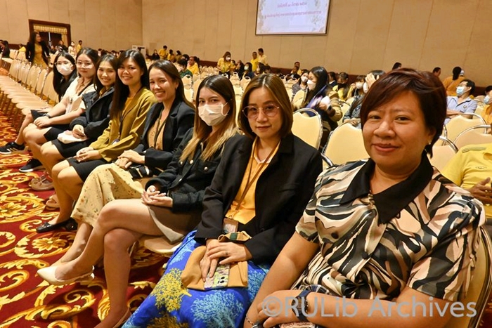 ภาพบุคลากรสำนักหอสมุดกลาง ร่วมประชุมรับทราบแนวทางการปฏิบัติงานและแนวปฏิบัติการควบคุมการสอบไล่ ภาค 2 ปีการศึกษา 2566 ภาพบุคลากรสำนักหอสมุดกลาง ร่วมประชุมรับทราบแนวทางการปฏิบัติงานและแนวปฏิบัติการควบคุมการสอบไล่ ภาค 2 ปีการศึกษา 2566