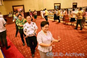 ภาพคณะผู้บริหาร คณาจารย์มหาวิทยาลัยรามคำแหง ร่วมรำวงสืบสานศิลปวัฒนธรรมประเพณีสงกรานต์ ประจำปี 2567