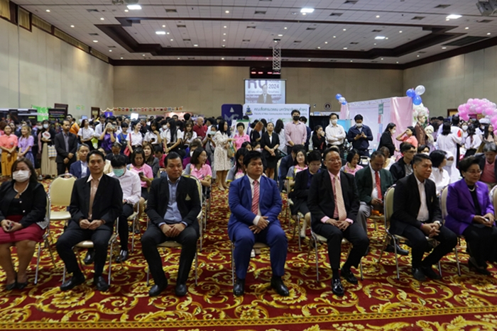 ภาพคณาจารย์ คณะผู้บริหารมหาวิทยาลัยรามคำแหง นักศึกษา และประชาชนทั่วไป ร่วมรับฟังการเสวนา เรื่อง “สู่ Digital University” ภาพคณาจารย์ คณะผู้บริหารมหาวิทยาลัยรามคำแหง นักศึกษา และประชาชนทั่วไป ร่วมรับฟังการเสวนา เรื่อง “สู่ Digital University”