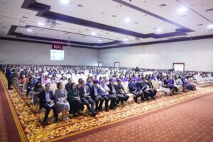 ภาพบุคลากรสายวิชาการ และบุคลากรสายสนับสนุนร่วมประชุม