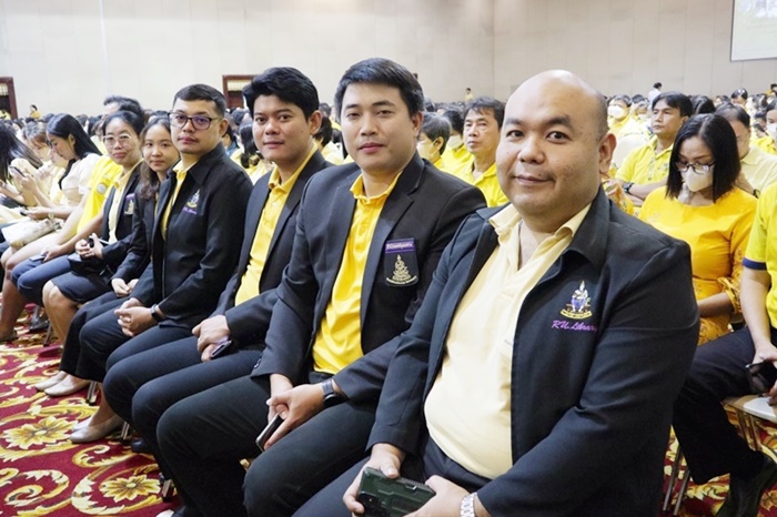 ภาพบุคลากรสำนักหอสมุดกลาง ร่วมงานน้อมรำลึกในพระมหากรุณาธิคุณฯ ณ ห้องประชุมใหญ่ อาคารหอประชุมพ่อขุนรามคำแหงมหาราช