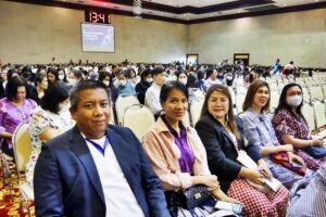 ภาพบุคลากรสำนักหอสมุดกลาง ร่วมประชุมฯ