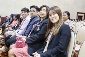 ภาพบุคลากรสำนักหอสมุดกลาง ร่วมประชุมฯ