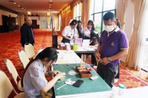 ภาพกิจกรรม Workshop ฝึกทำเข็มกลัดลายไทยสวย ๆ จากวัสดุร้านเครื่องเขียน