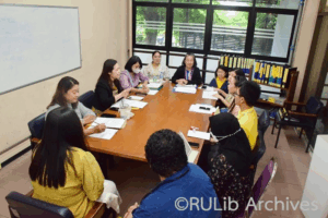 ภาพวันที่ 23 มิถุนายน 2568 การตรวจติดตามฯ  หน่วยบริการวารสารและเอกสาร ฝ่ายบริการสารสนเทศ