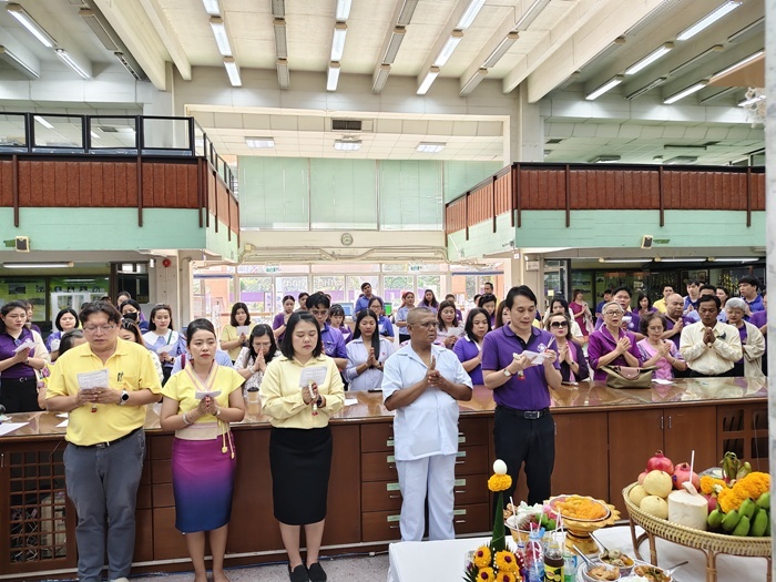 ภาพบรรยากาศ พิธีสักการะพระบาทสมเด็จพระพุทธยอดฟ้าจุฬาโลกมหาราช (รัชกาลที่ 1)