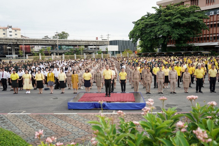 ภาพผู้ช่วยศาสตราจารย์วุฒิศักดิ์ ลาภเจริญทรัพย์ ประธานกรรมการส่งเสริมกิจการมหาวิทยาลัย กรรมการสภามหาวิทยาลัยรามคำแหง และรักษาราชการแทนอธิการบดีมหาวิทยาลัยรามคำแหง เป็นประธานในนำกิจกรรมฯ