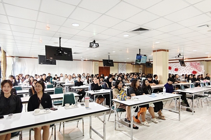 ภาพบรรยากาศบุคลากรสำนักหอสมุดกลาง ร่วมประชุมสำนักหอสมุดกลาง ประจำปี พ.ศ. 2568