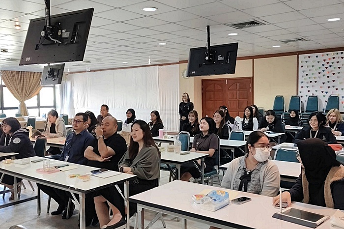 ภาพบรรยากาศ การอบรมเชิงปฏิบัติการ เรื่อง “พัฒนาทักษะการเป็นวิทยากร สำหรับบุคลากรสำนักหอสมุดกลาง”