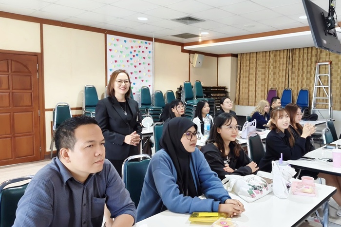 ภาพบรรยากาศ การอบรมเชิงปฏิบัติการ เรื่อง “พัฒนาทักษะการเป็นวิทยากร สำหรับบุคลากรสำนักหอสมุดกลาง”