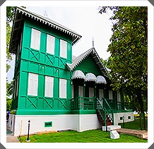 เรือนเขียว หรือเรือนไม้ริมทะเล