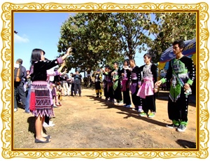 การเล่นโยนลูกช่วง