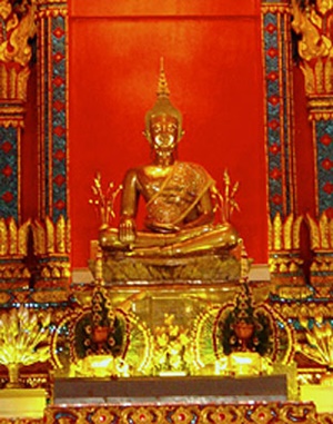 ภาพหลวงพ่อพระใส สมญาว่า “หลวงพ่อเกวียนหัก”