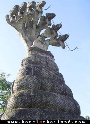 ปูชนียสถานเทวาลัยอย่างมหึมา