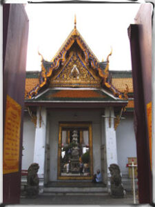 ประตูทางเข้าวัดสุทัศน์